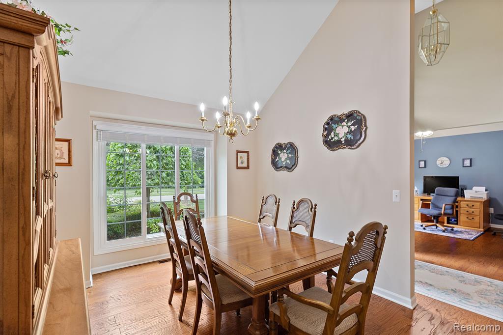 2017 Roundtree Rochester Hills, MI 48307 - Photo 7 of 36