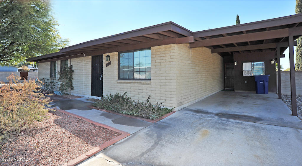 8332 East Rolling Ridge Street Tucson, AZ 85710 - Photo 2 of 49