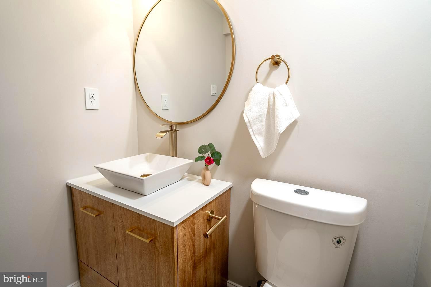 1009 Edgemoor Road Cherry Hill, NJ 08034 - Photo 11 of 49 a utility room with dryer and washer