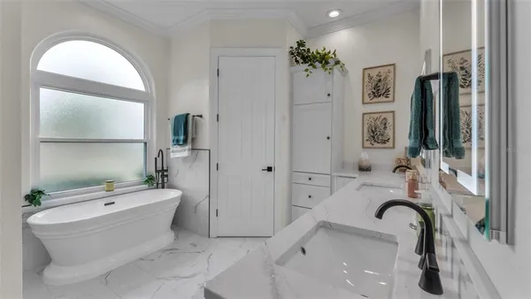 $785,000 | 2542 Crews Lake Hills Loop South, Lakeland, FL 33813