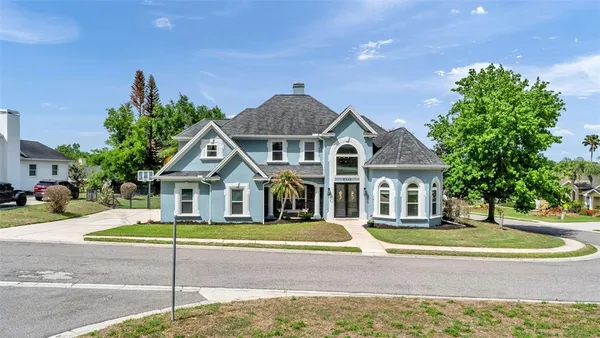 $785,000 | 2542 Crews Lake Hills Loop South, Lakeland, FL 33813
