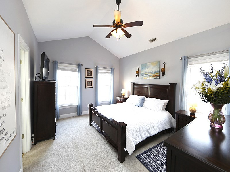 5305 Back Sail Court Raleigh, NC 27613 - Photo 7 of 18 Vaulted Ceiling..spacious master bedroom. Master Bedroom