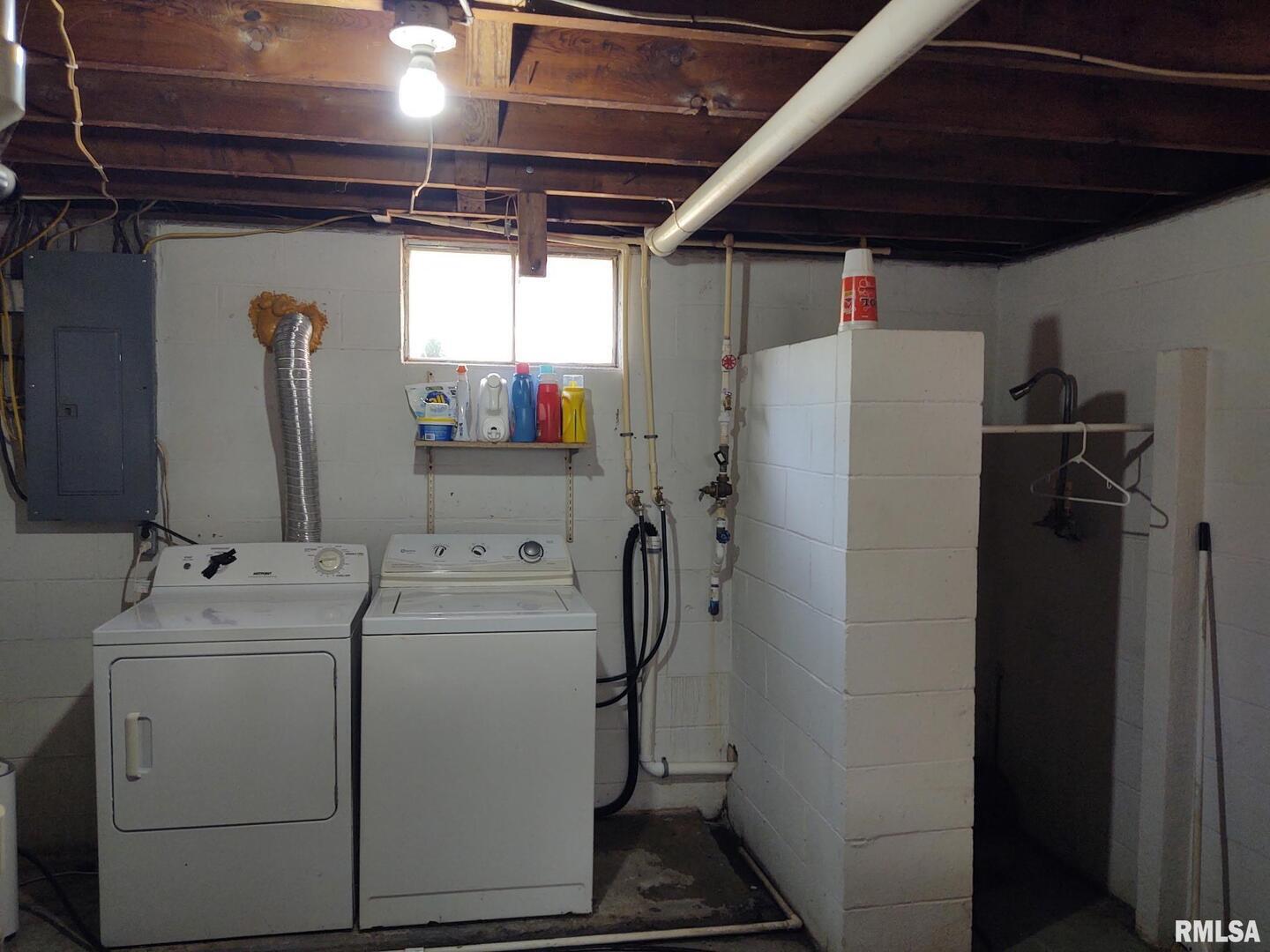 601 Ohio Street Grand Chain, IL 62941 - Photo 29 of 32 a utility room with dryer and washer