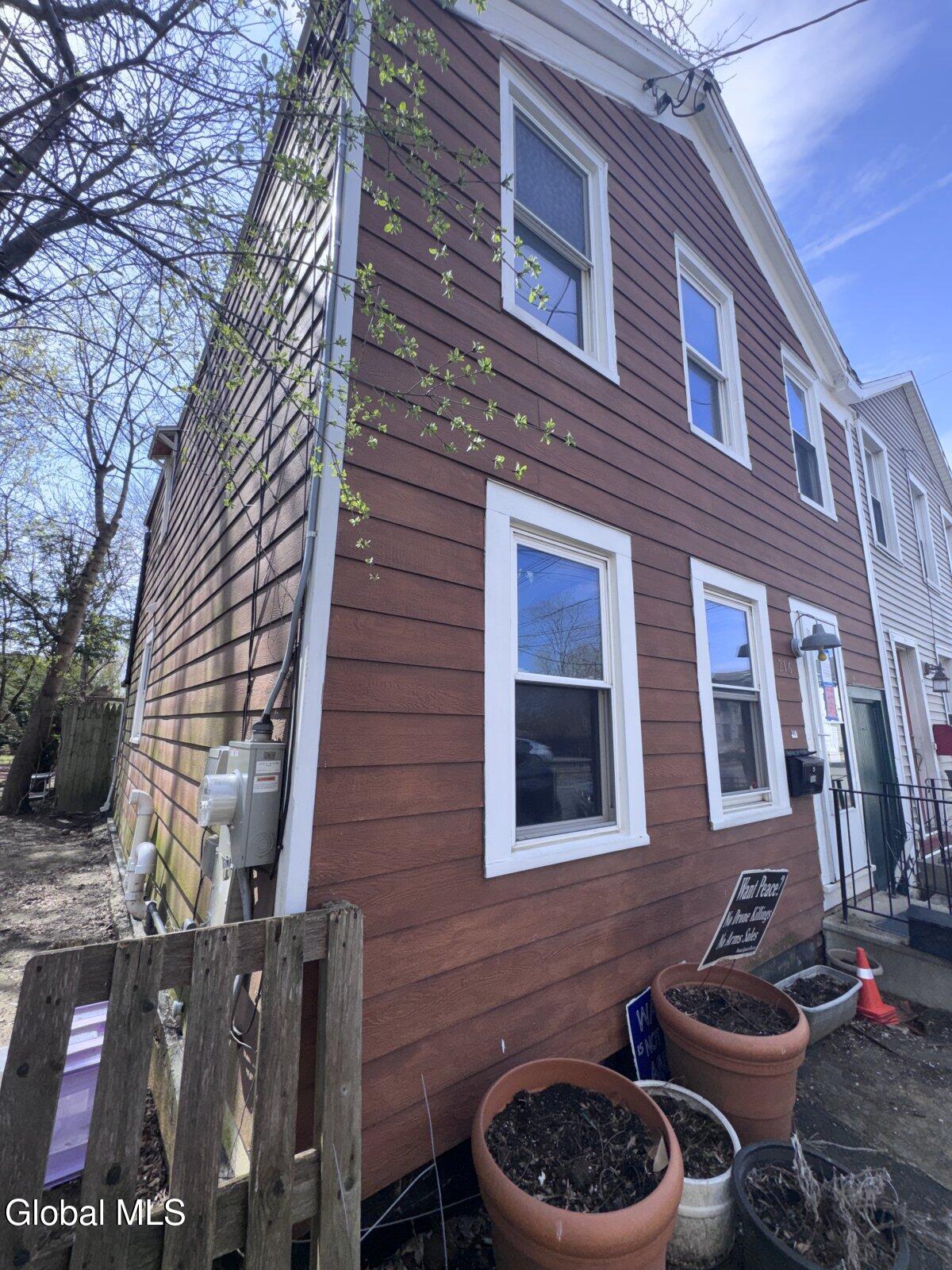 216 Front Street Schenectady, NY 12305 - Photo 2 of 17 2