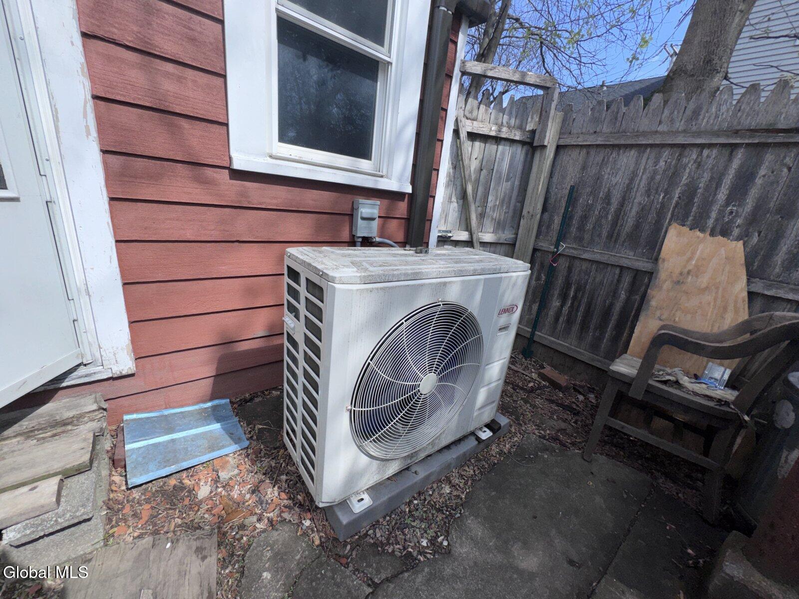 216 Front Street Schenectady, NY 12305 - Photo 4 of 17 4