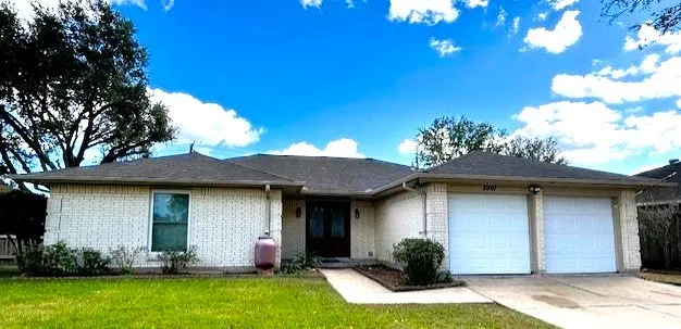 $2,000 | 2901 Crane Drive, Pearland, TX 77581