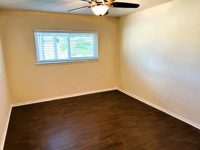 $2,000 | 2901 Crane Drive, Pearland, TX 77581