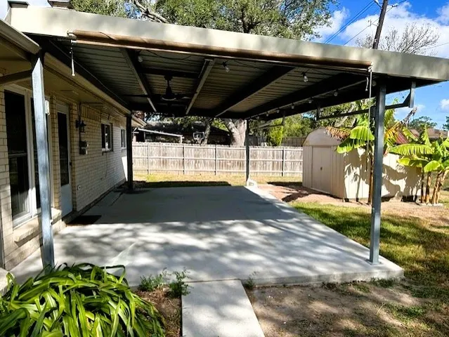 $2,000 | 2901 Crane Drive, Pearland, TX 77581