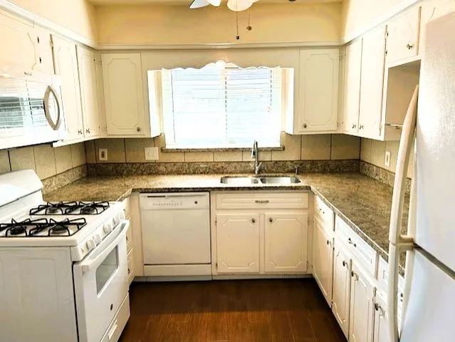 $2,000 | 2901 Crane Drive, Pearland, TX 77581