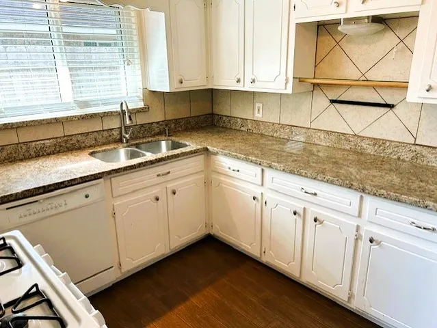 $2,000 | 2901 Crane Drive, Pearland, TX 77581