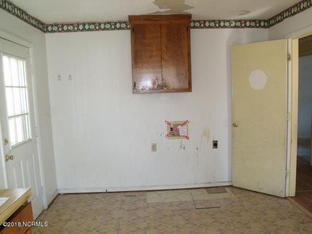 5058 Braxton Road Grifton, NC 28530 - Photo 14 of 14 85 KITCHEN