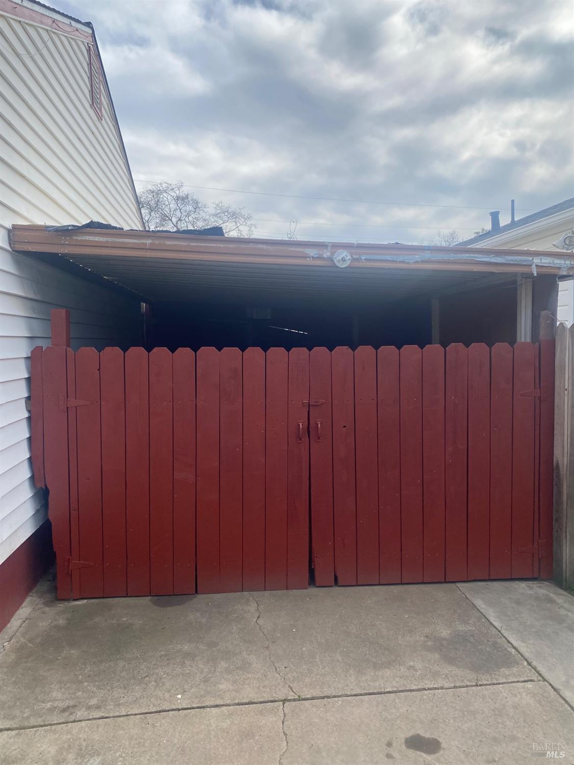 129 Foster Street Vallejo, CA 94591 - Photo 14 of 37 a view of a backyard