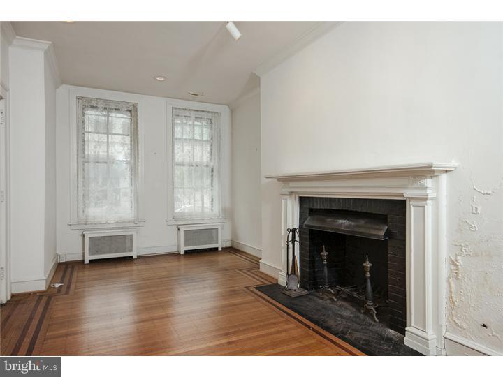 2048 Locust Street Philadelphia, PA 19103 - Photo 2 of 15 Gallery Image 2