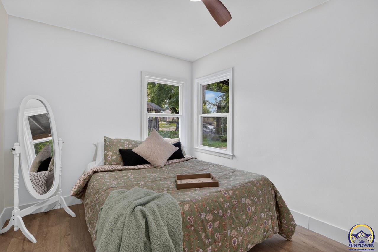 614 Southwest Webster Avenue Topeka, KS 66606 - Photo 13 of 33