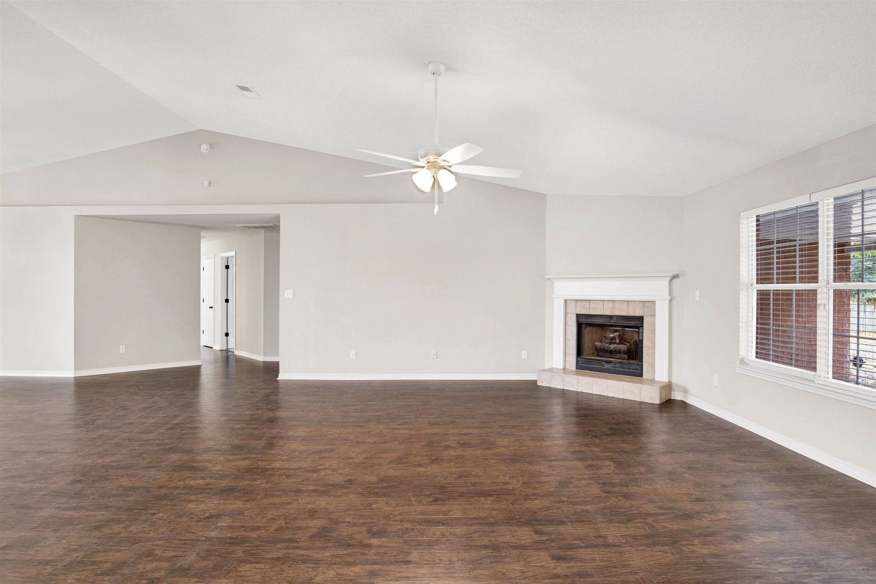 202 Madison Lane Foley, AL 36535 - Photo 2 of 25