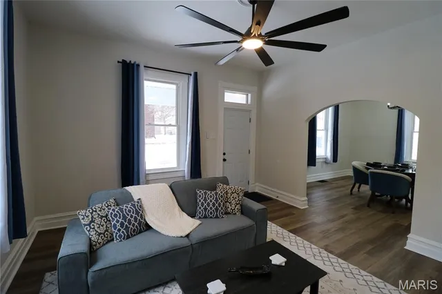 $184,900 | 1316 North Church Street, Belleville, IL 62221