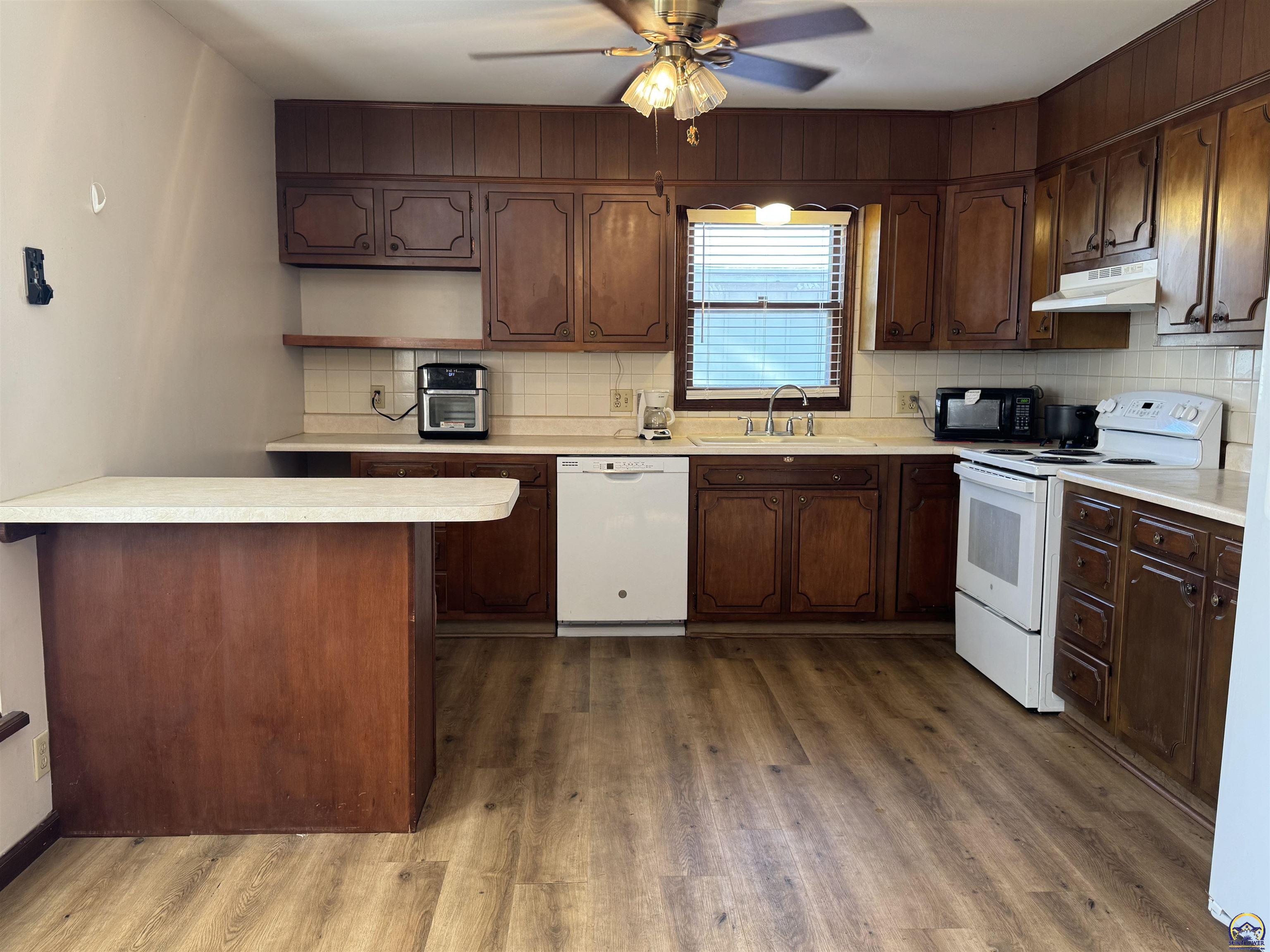 4300 Southwest 30th Street Topeka, KS 66614 - Photo 4 of 19