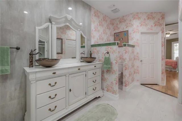 a view of walk in closet