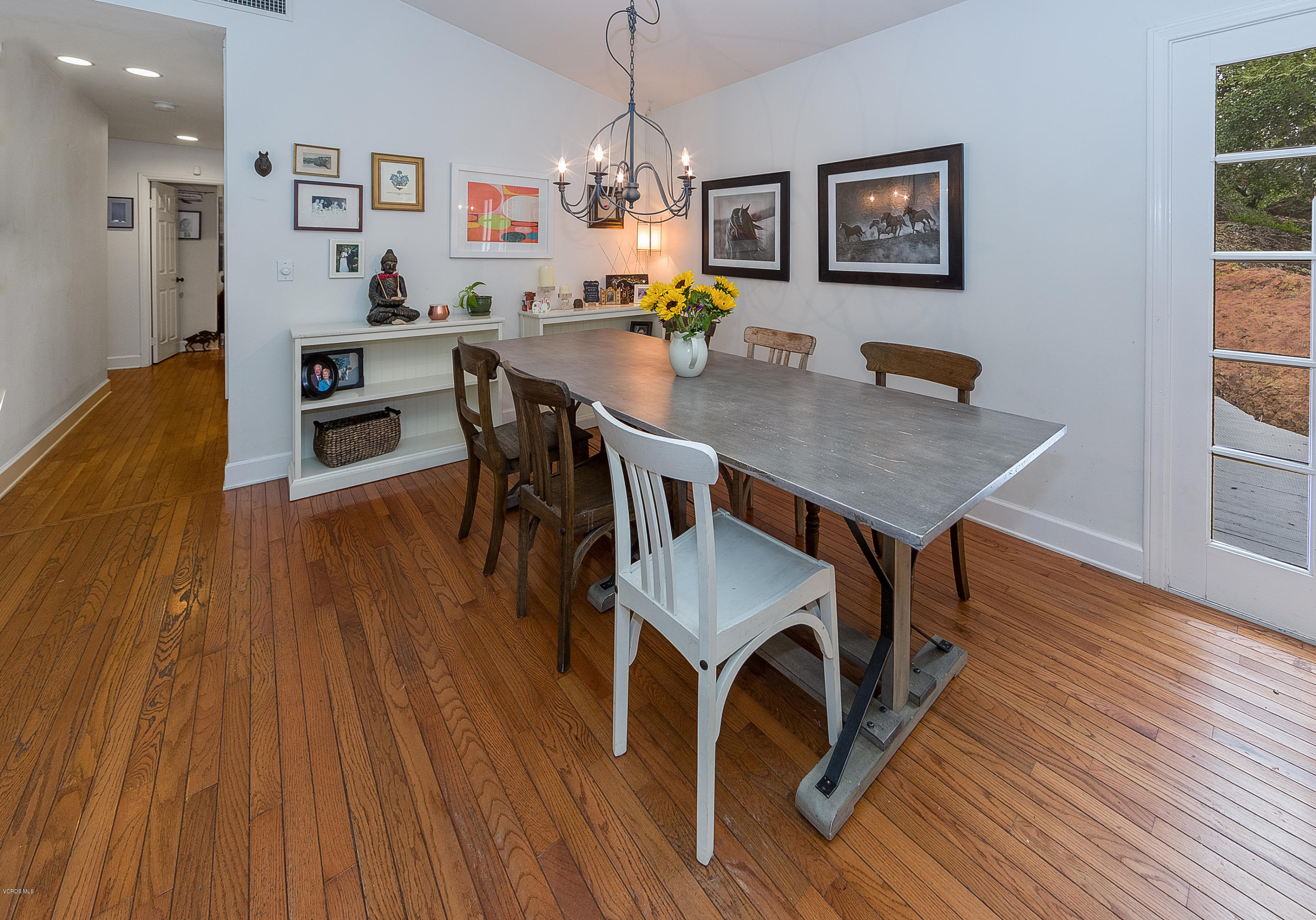 4919 Lewis Road Agoura Hills, CA 91301 - Photo 11 of 34 14