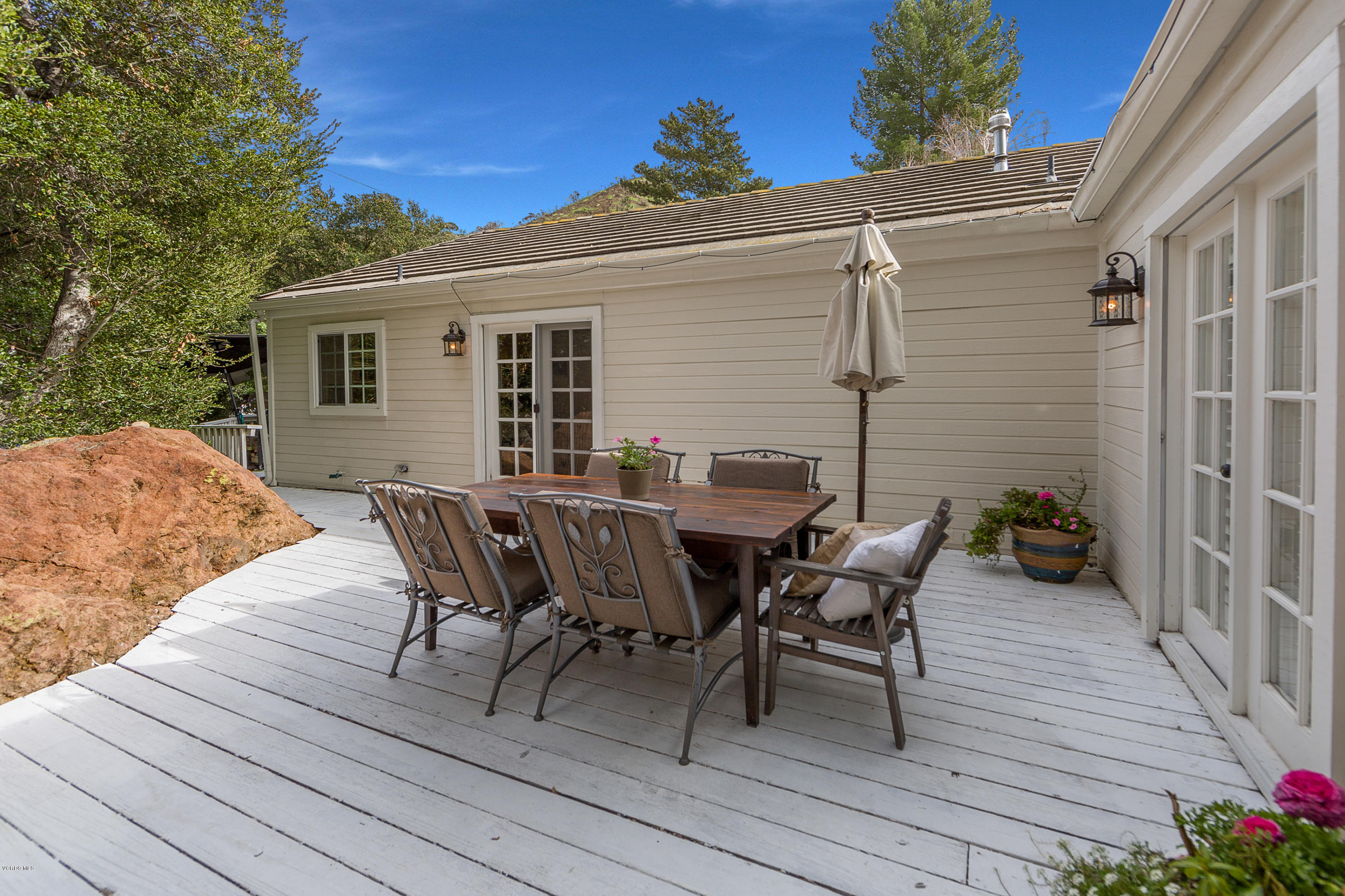 4919 Lewis Road Agoura Hills, CA 91301 - Photo 22 of 34 26