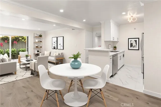 $423,000 | 18620 Hatteras, Unit 173, Tarzana, CA 91356