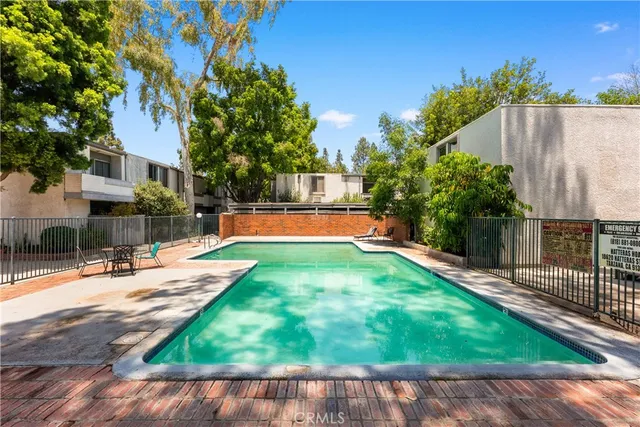 $423,000 | 18620 Hatteras, Unit 173, Tarzana, CA 91356