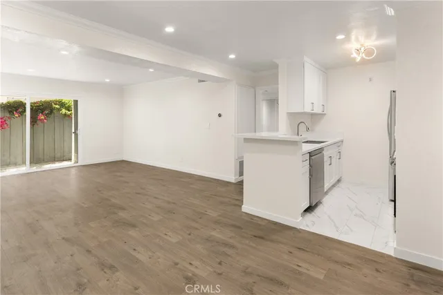 $423,000 | 18620 Hatteras, Unit 173, Tarzana, CA 91356