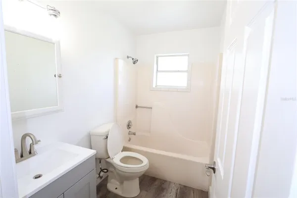 $1,600 | 918 South Scenic Highway, Lake Wales, FL 33853