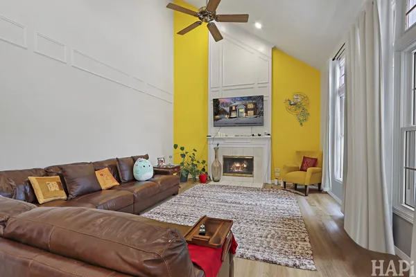 $519,999 | 1121 Williamsburg Circle, Grayslake, IL 60030