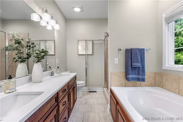 $469,950 | 50 Southshore Place, Sunrise Beach, MO 65079