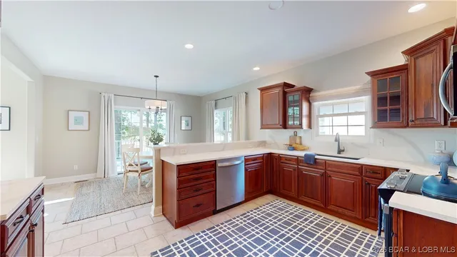 $524,950 | 50 Southshore Place, Sunrise Beach, MO 65079