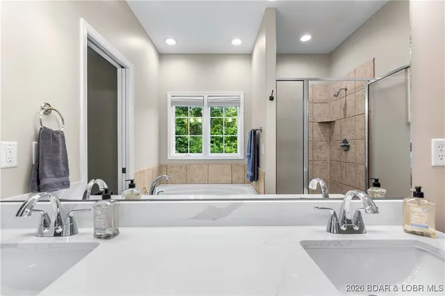 $524,950 | 50 Southshore Place, Sunrise Beach, MO 65079