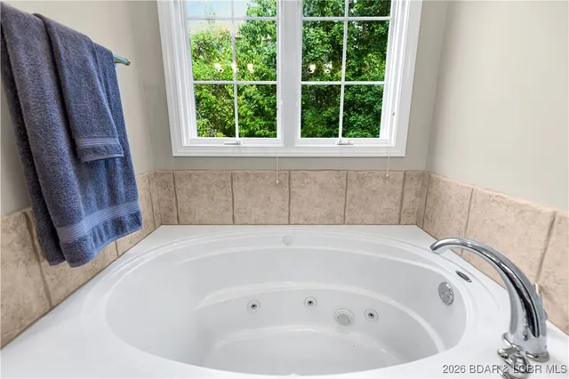 $524,950 | 50 Southshore Place, Sunrise Beach, MO 65079