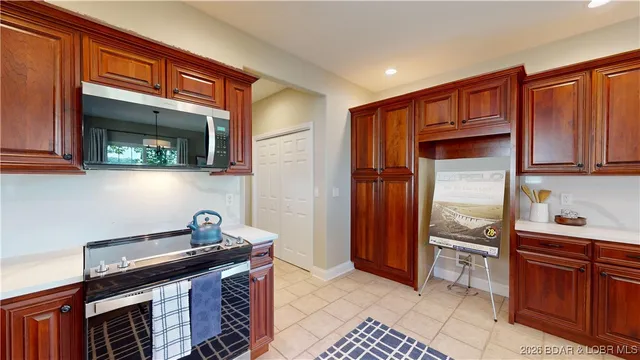 $524,950 | 50 Southshore Place, Sunrise Beach, MO 65079