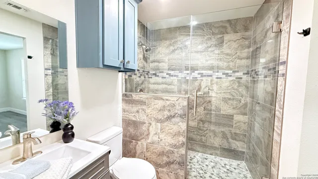 $200,000 | 3430 West Salinas, San Antonio, TX 78207