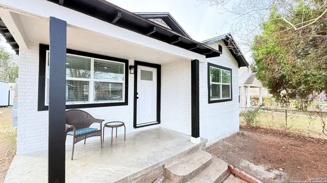 $200,000 | 3430 West Salinas, San Antonio, TX 78207