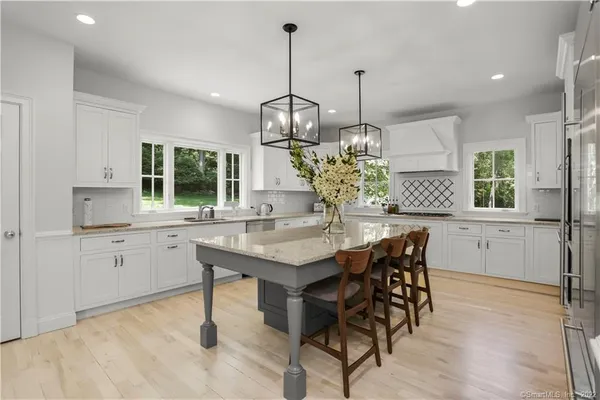 $10,000 | 220 Burr Street, Fairfield, CT 06824