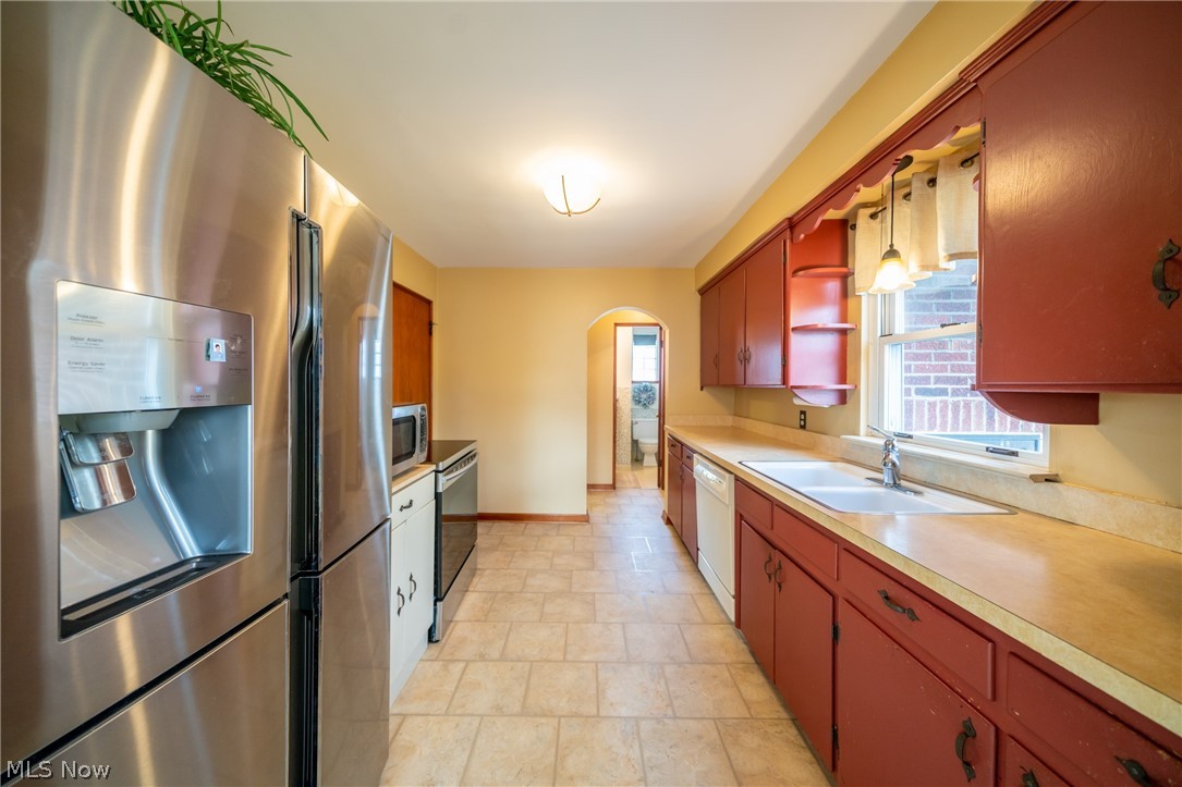 667 Bishop Road Cleveland, OH 44143 - Photo 4 of 24 Gallery Image 4