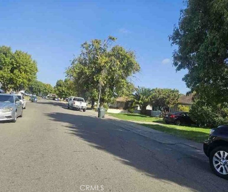 45 Gardiner Way Rio Vista, CA 94571 - Photo 3 of 4 a car parked on the side of the road