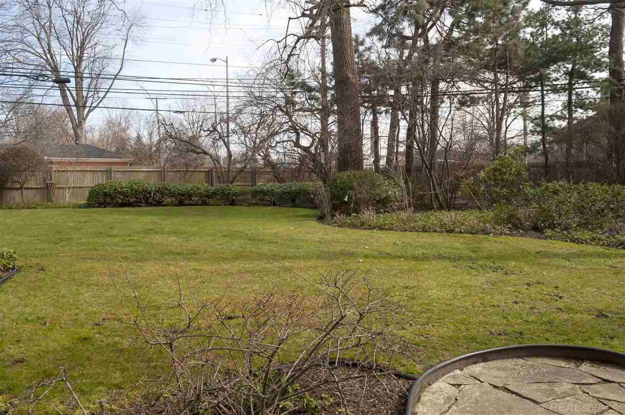 611 Shoreham Road Grosse Pointe Woods, MI 48236 - Photo 40 of 43