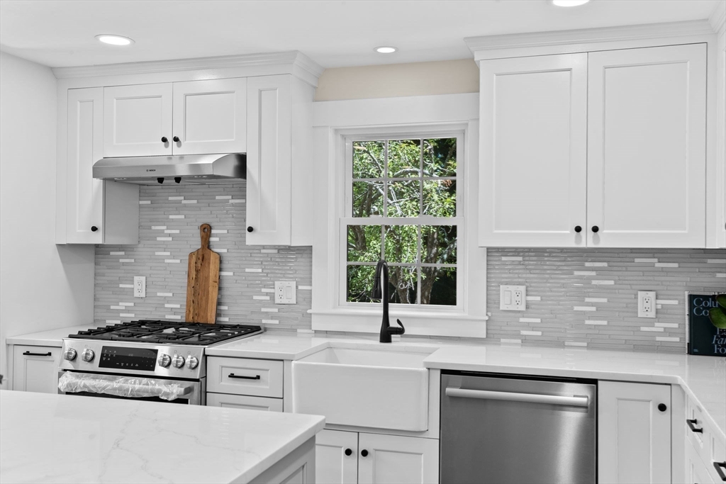 352 Tilden Road Scituate, MA 02066 - Photo 14 of 42 Gallery Image 14