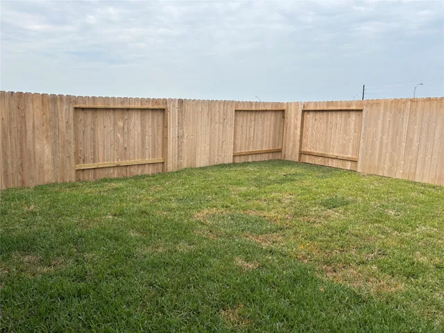 $1,895 | 607 Amberwood Creek Drive, Crosby, TX 77532