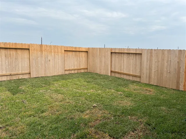 $1,895 | 607 Amberwood Creek Drive, Crosby, TX 77532