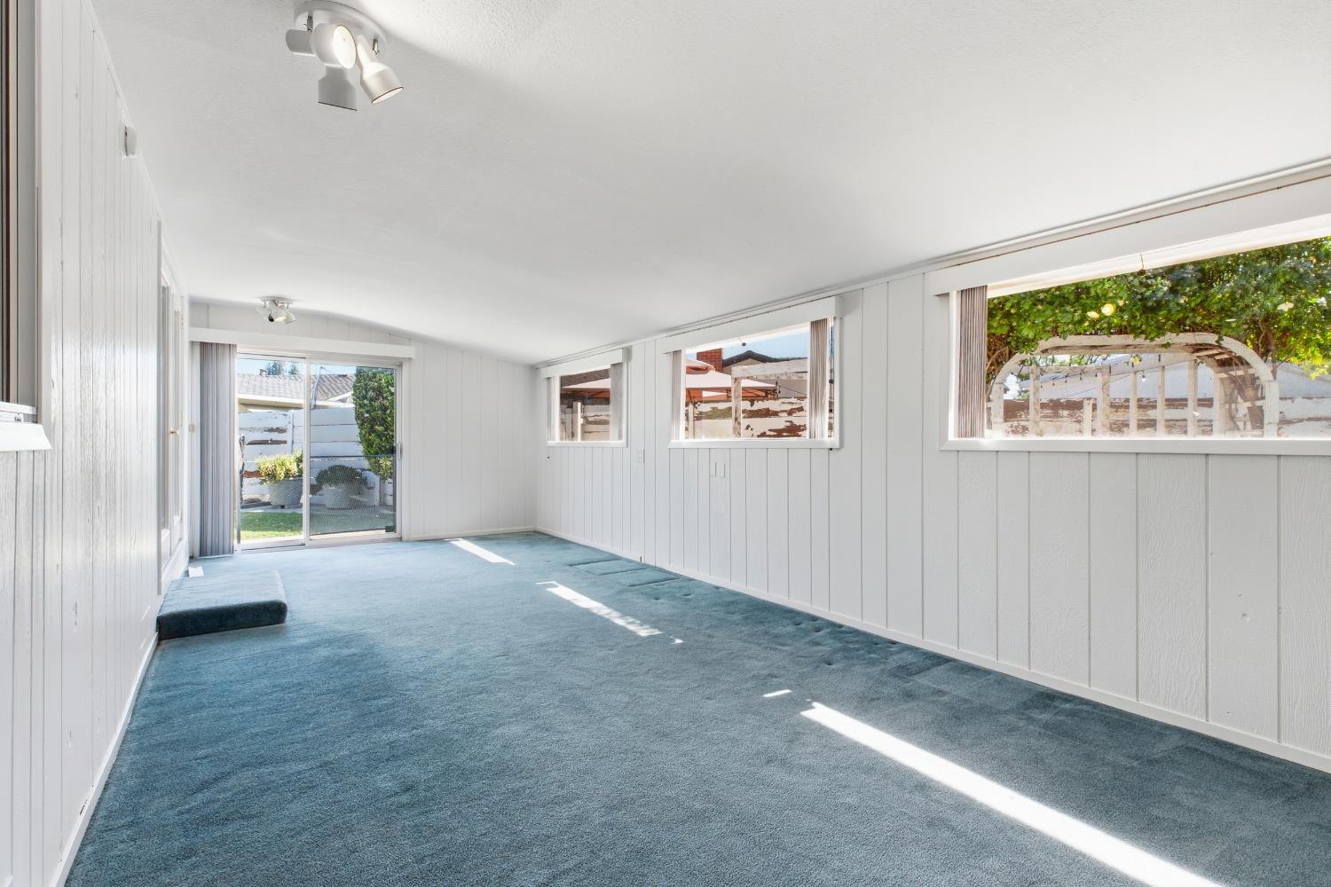 1008 Colonial Court Modesto, CA 95350 - Photo 13 of 40