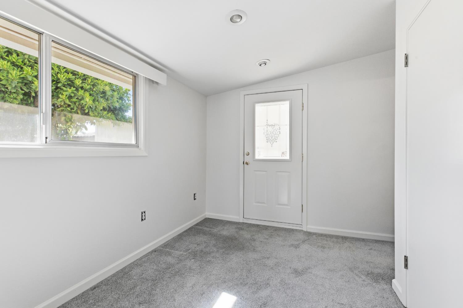 1008 Colonial Court Modesto, CA 95350 - Photo 14 of 40