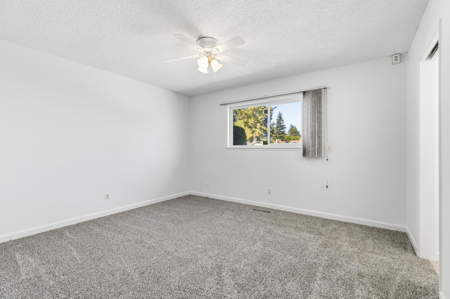 1008 Colonial Court Modesto, CA 95350 - Photo 24 of 40