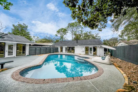 $726,000 | 7819 Pagewood Lane, Houston, TX 77063