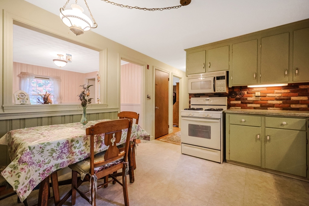 3 Southwick Road North Reading, MA 01864 - Photo 6 of 23 Gallery Image 6