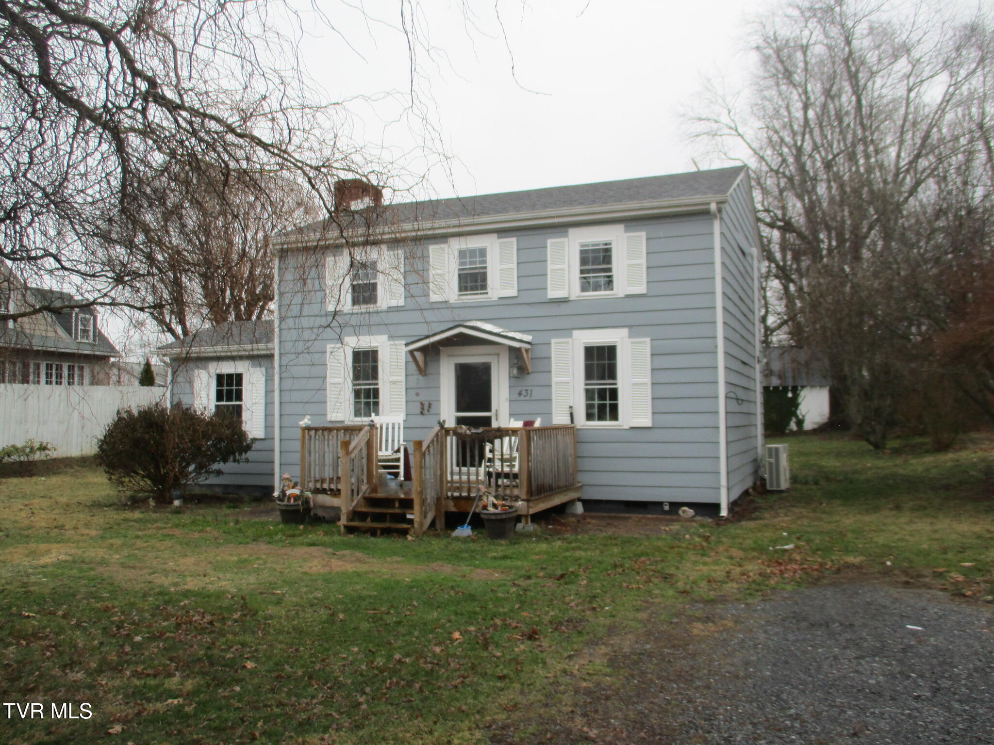431 Maple Street Glade Spring, VA 24340 - Photo 2 of 9 IMG_2400