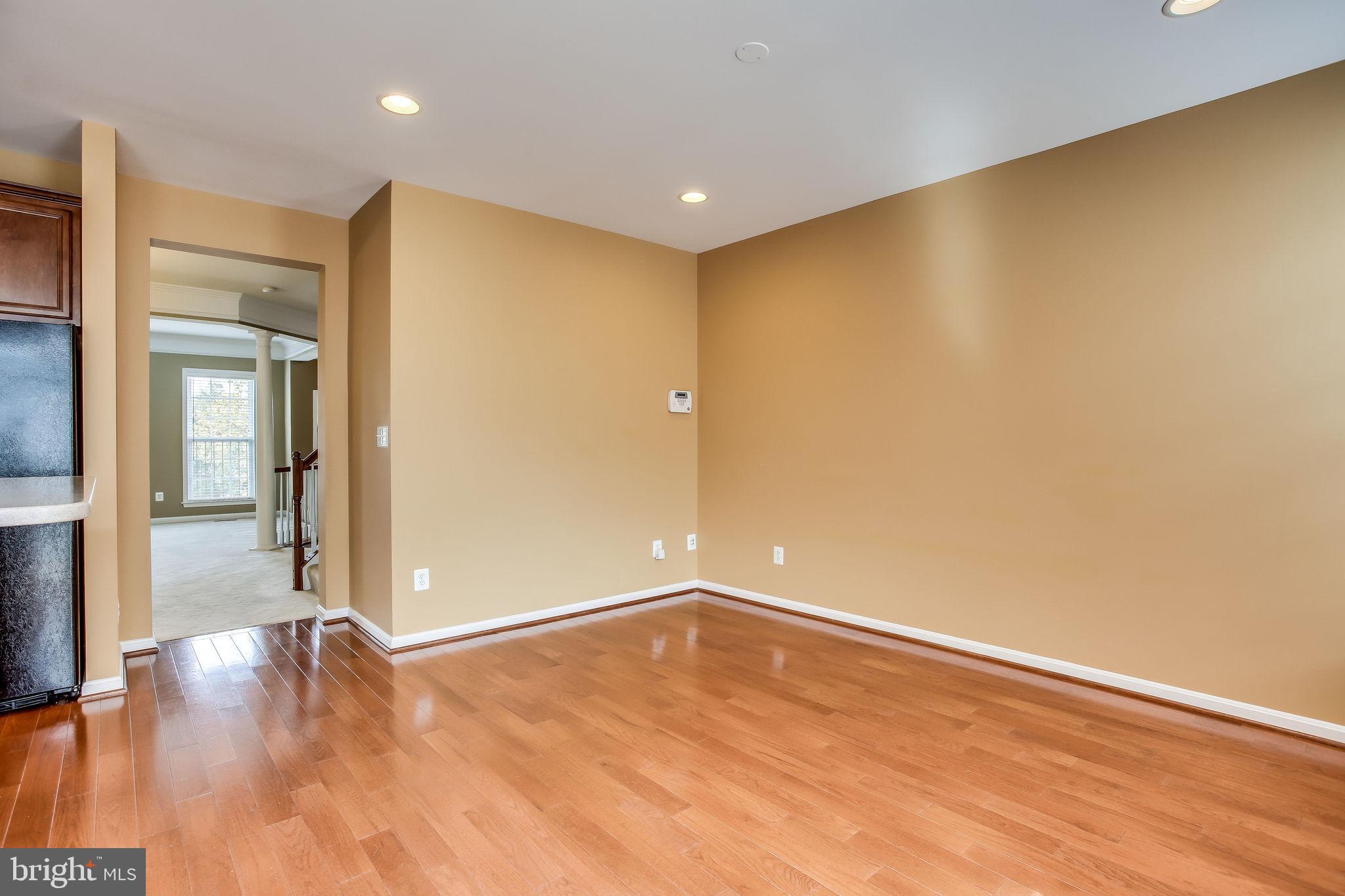22050 Dilworth Square Broadlands, VA 20148 - Photo 31 of 92 Eat-In Kitchen